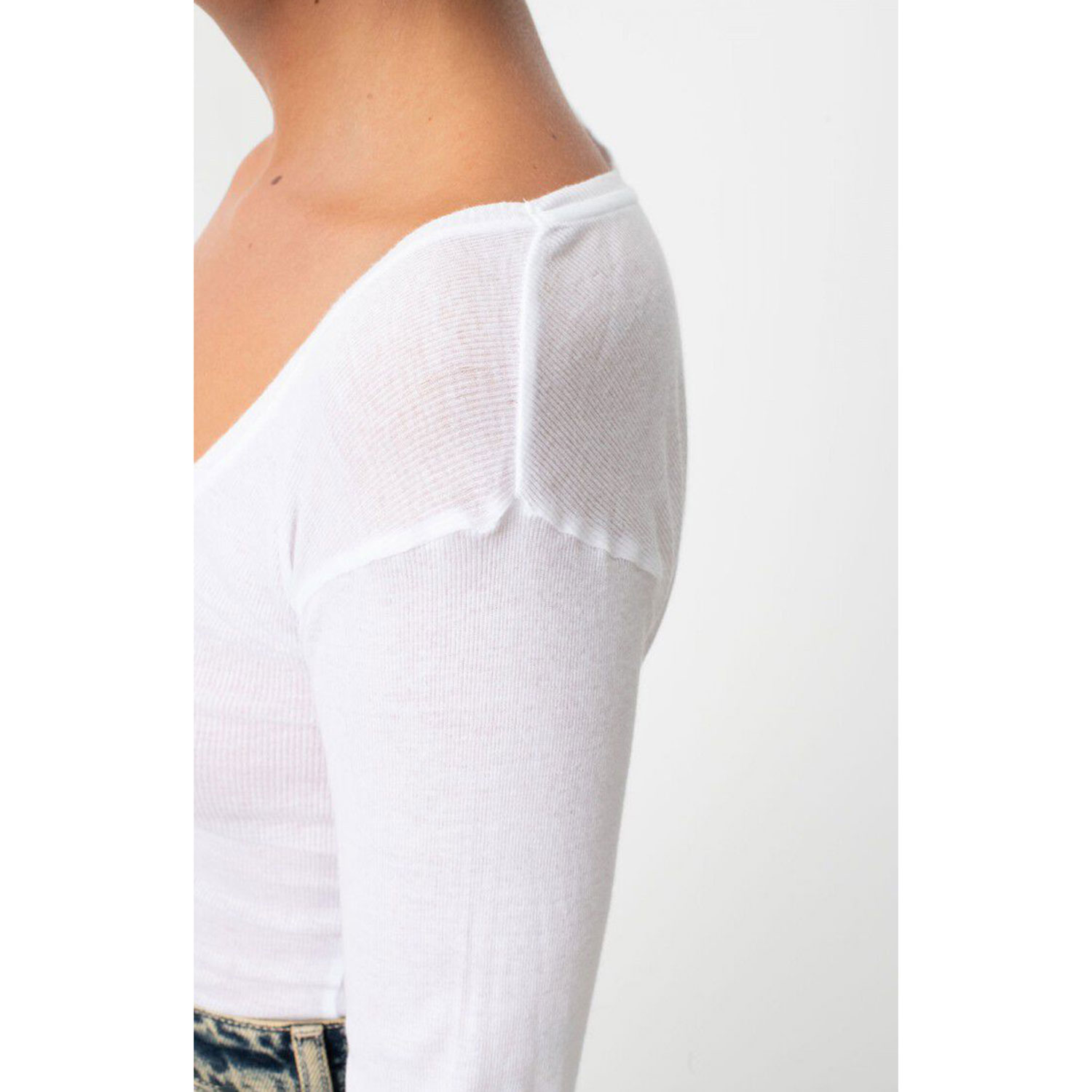 American Vintage Massachusetts Langarmshirt in Weiss mit V-Ausschnitt von American Vintage Detail