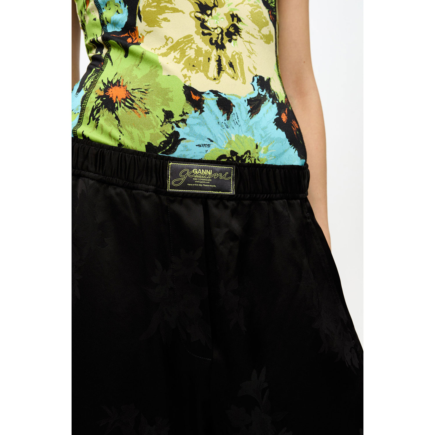 Ganni Fluid Satin Jacquard Hose Black