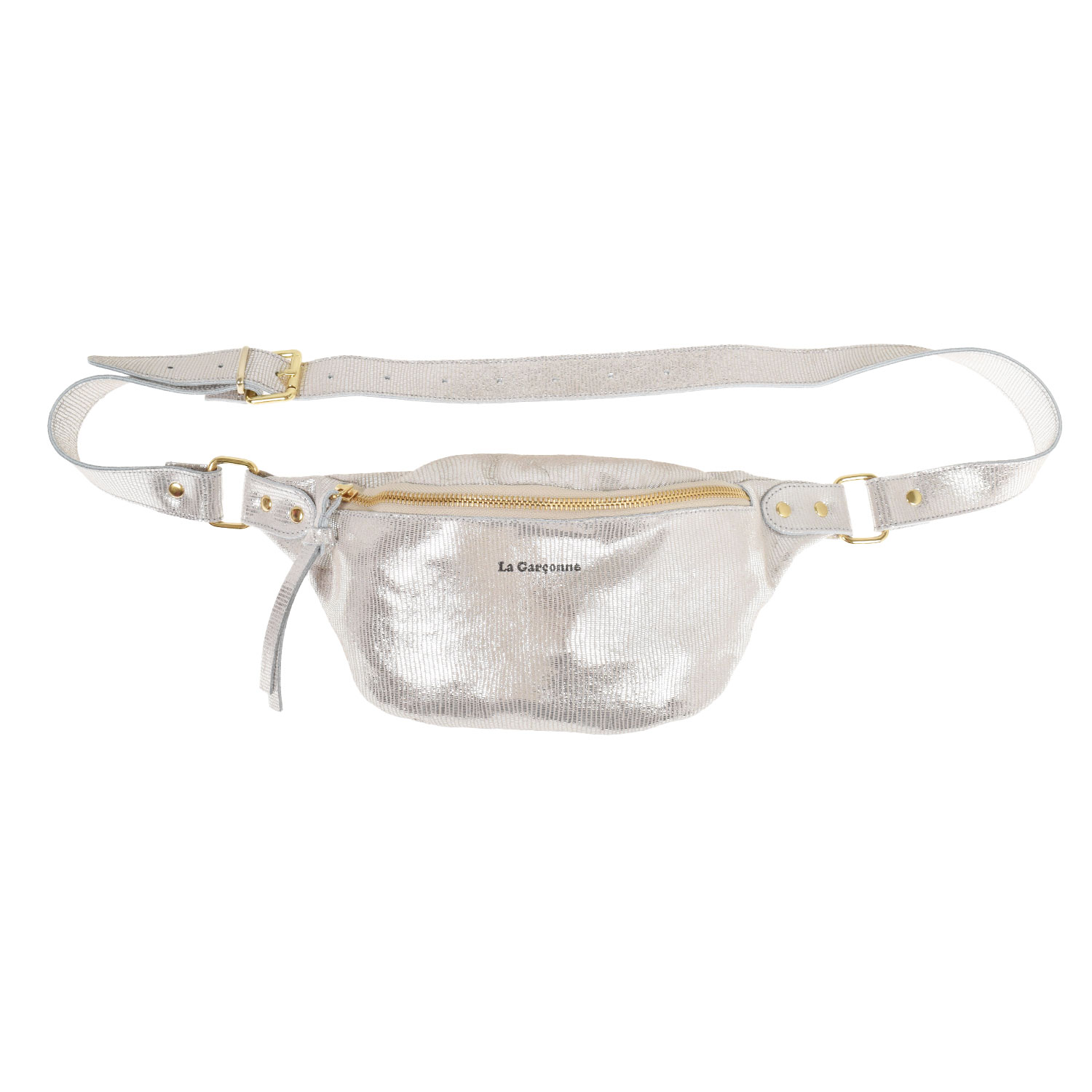 La Garçonne Accessoires Alma Petite Bauchtasche mit goldenem Reissverschluss aus strukturiertem, silberfarbenem Leder von La Garçonne. Vorne