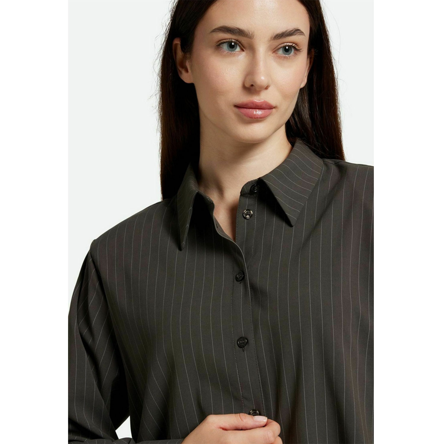 Minimum Amelias Bluse in Grau von Minimum Model Detail