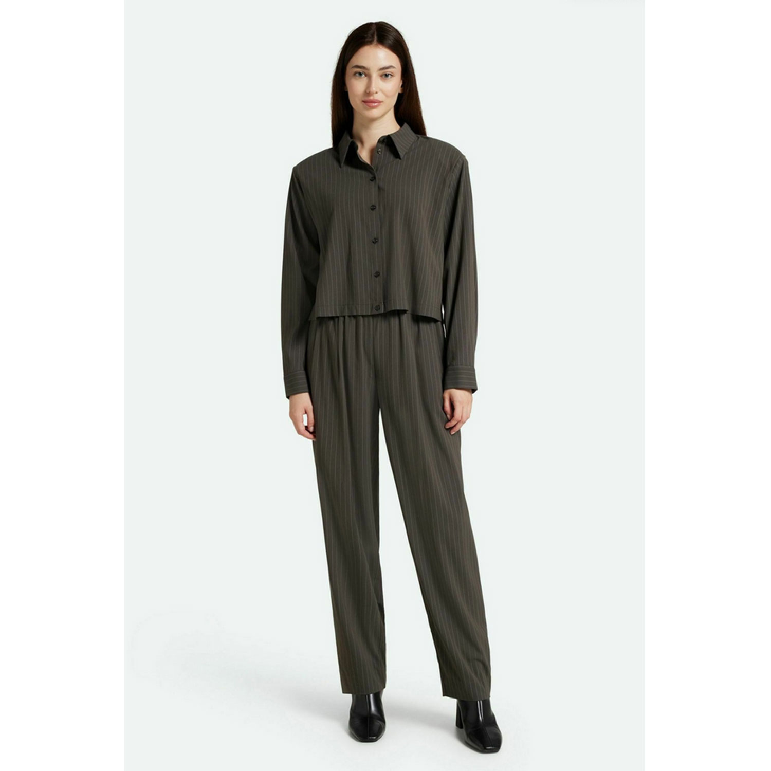 Minimum Amelias Bluse in Grau von Minimum Model vorne