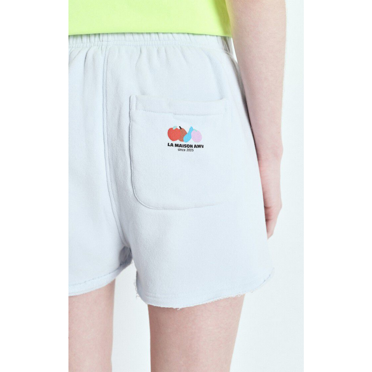 American Vintage Atubay Shorts in Hellblau von American Vintage Model Detail hinten