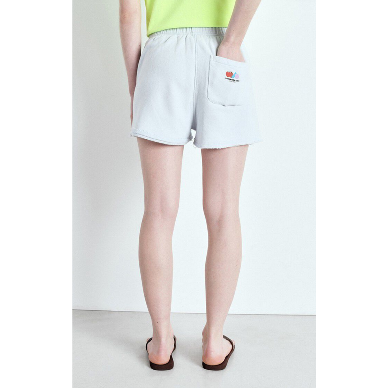 American Vintage Atubay Shorts in Hellblau von American Vintage Model hinten