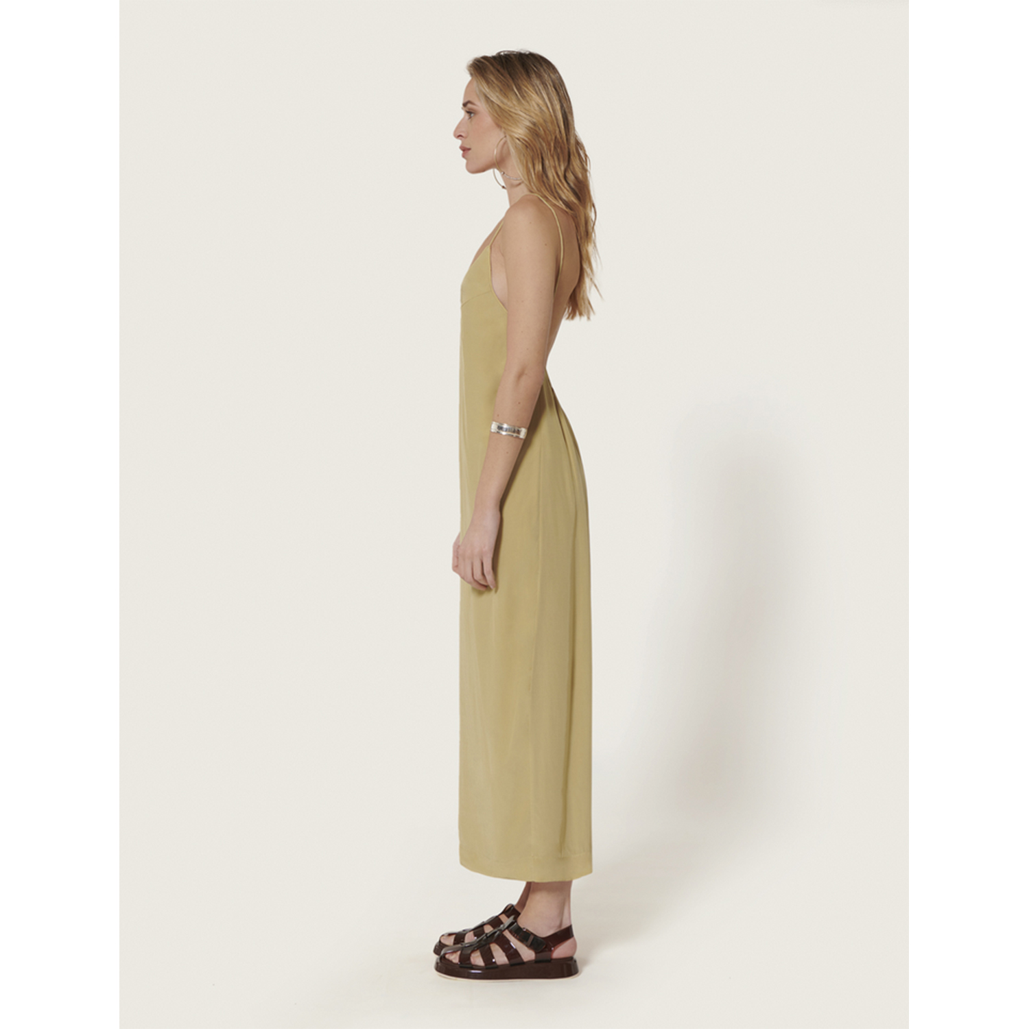 Karma Koma Blake Long Kleid in Grün von Karma Koma Model Seite