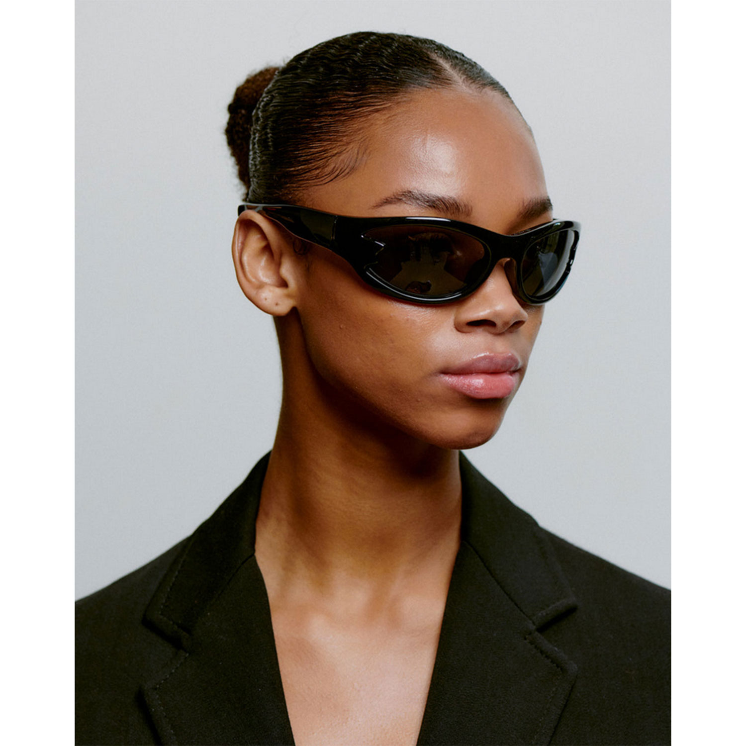 A.Kjaerbede Blast Sonnenbrille in Schwarz von A.Kjaerbede Model seite