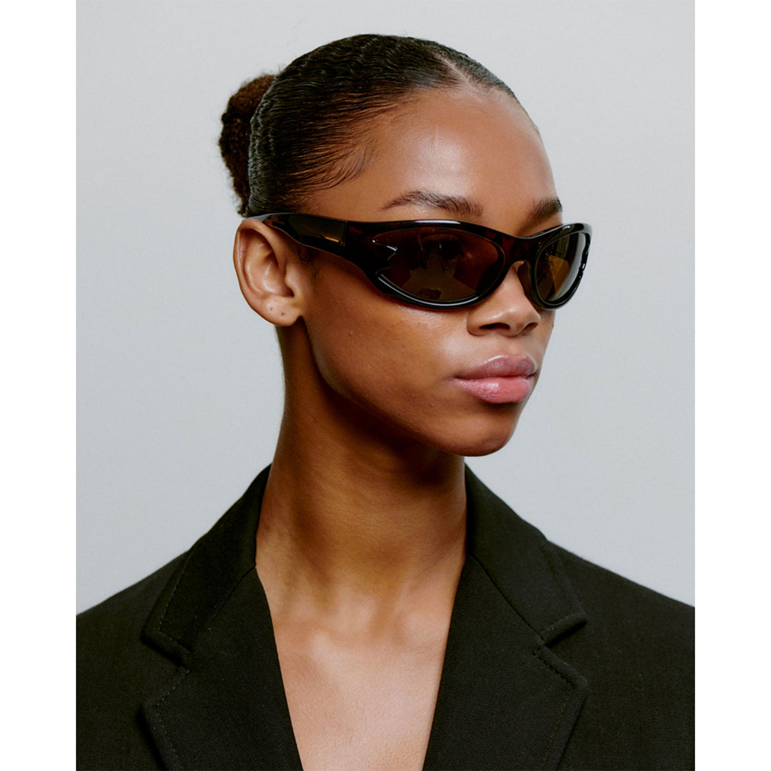 A.Kjaerbede Blast Sonnenbrille in Braun meliert von A.Kjaerbede Model seite