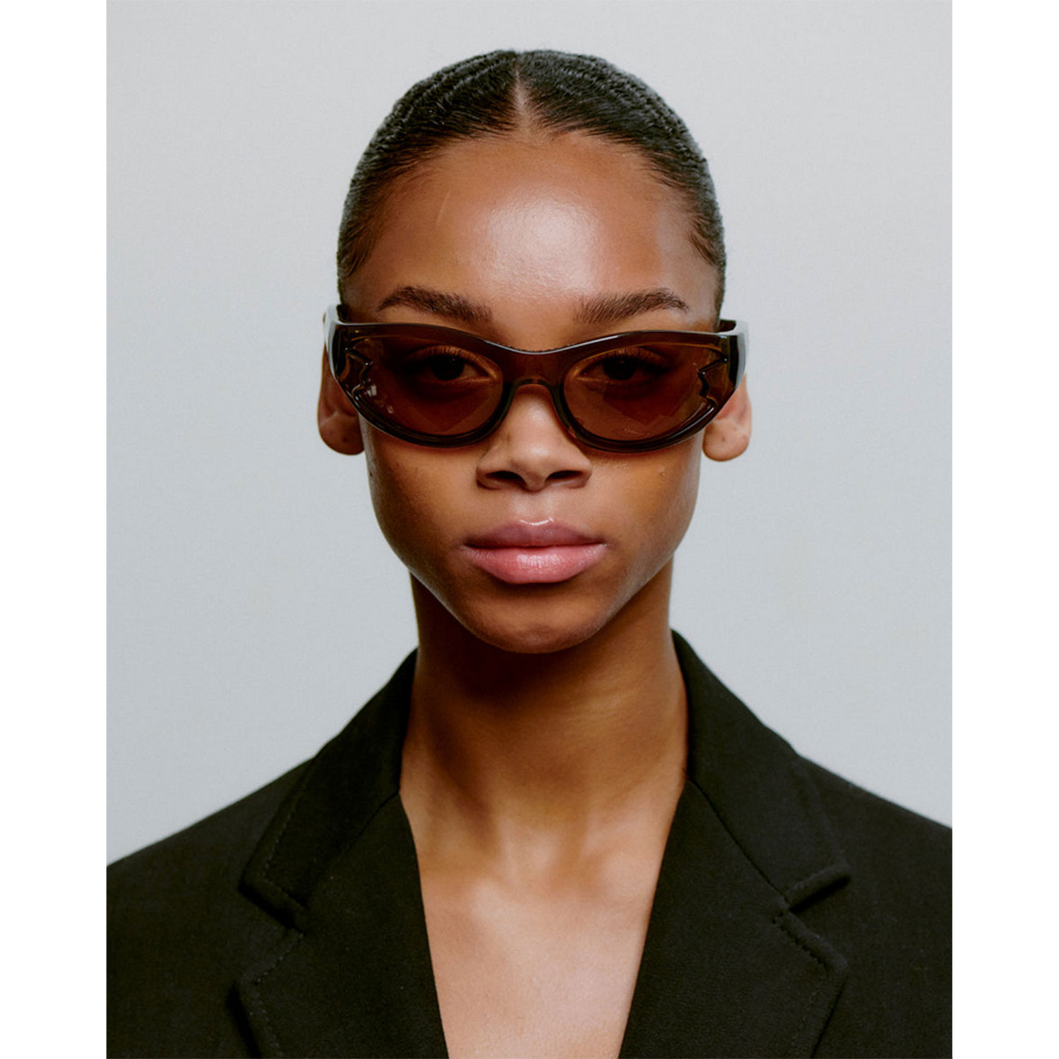 A.Kjaerbede Blast Sonnenbrille in Braun transparent von A.Kjaerbede Model vorne