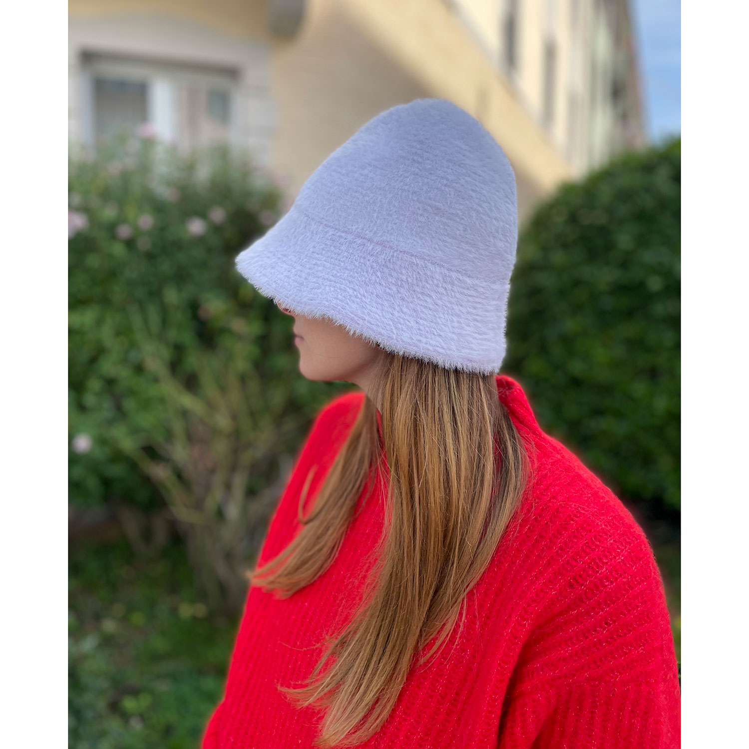Voila Bowing Bucket Hat Mütze in Lila von Voila Model seite