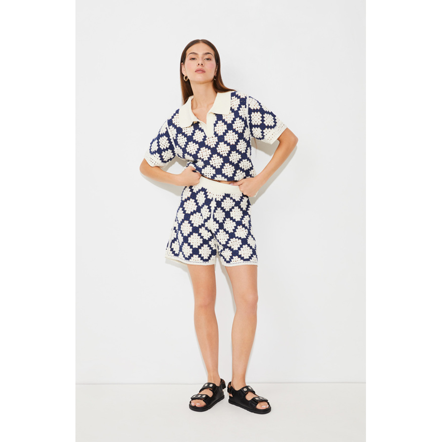 Suncoo Byzance Shorts in Blau und Ecru von Suncoo Model vorne