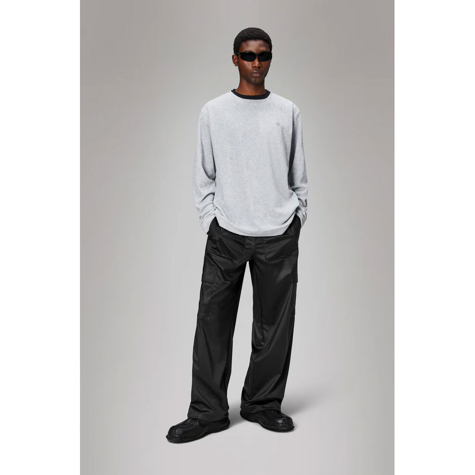 Rains Cargo Wide Rains Regenhose Schwarz Model vorne