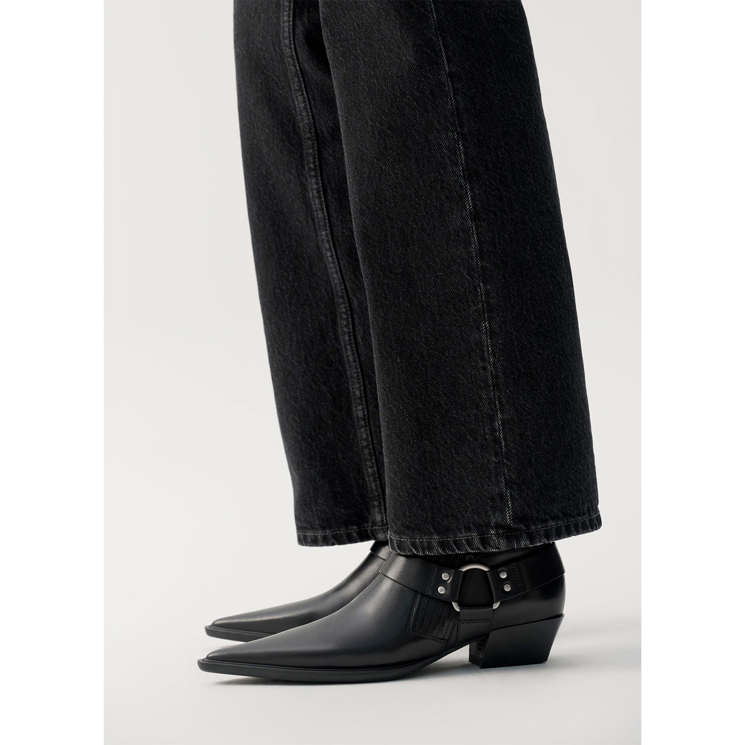 Vagabond Cassie Vagabond Slipper Schwarz Model seite