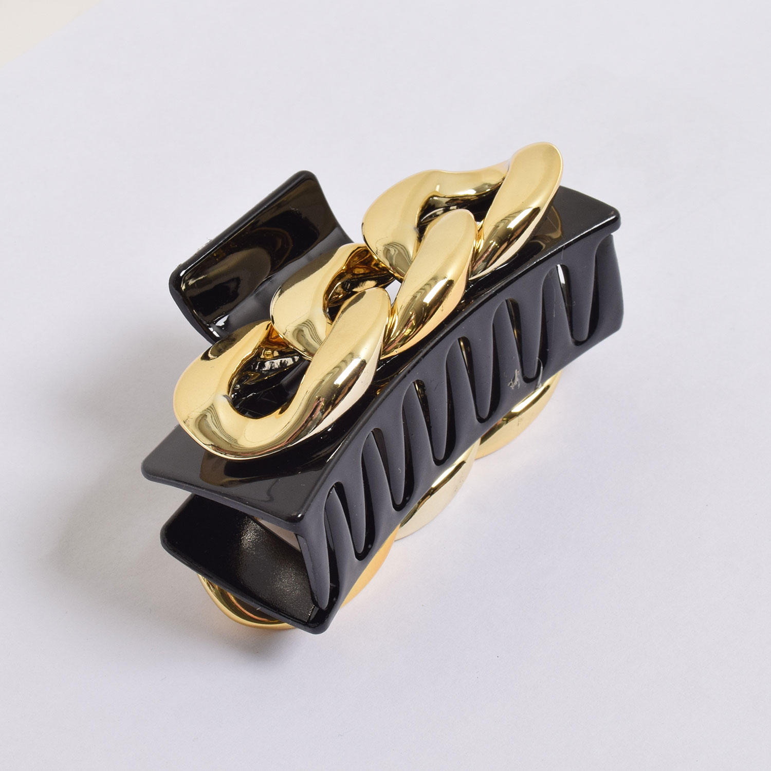 J'adore Chain Haarklammer in Schwarz mit goldenem Goldketten-Detail Seite