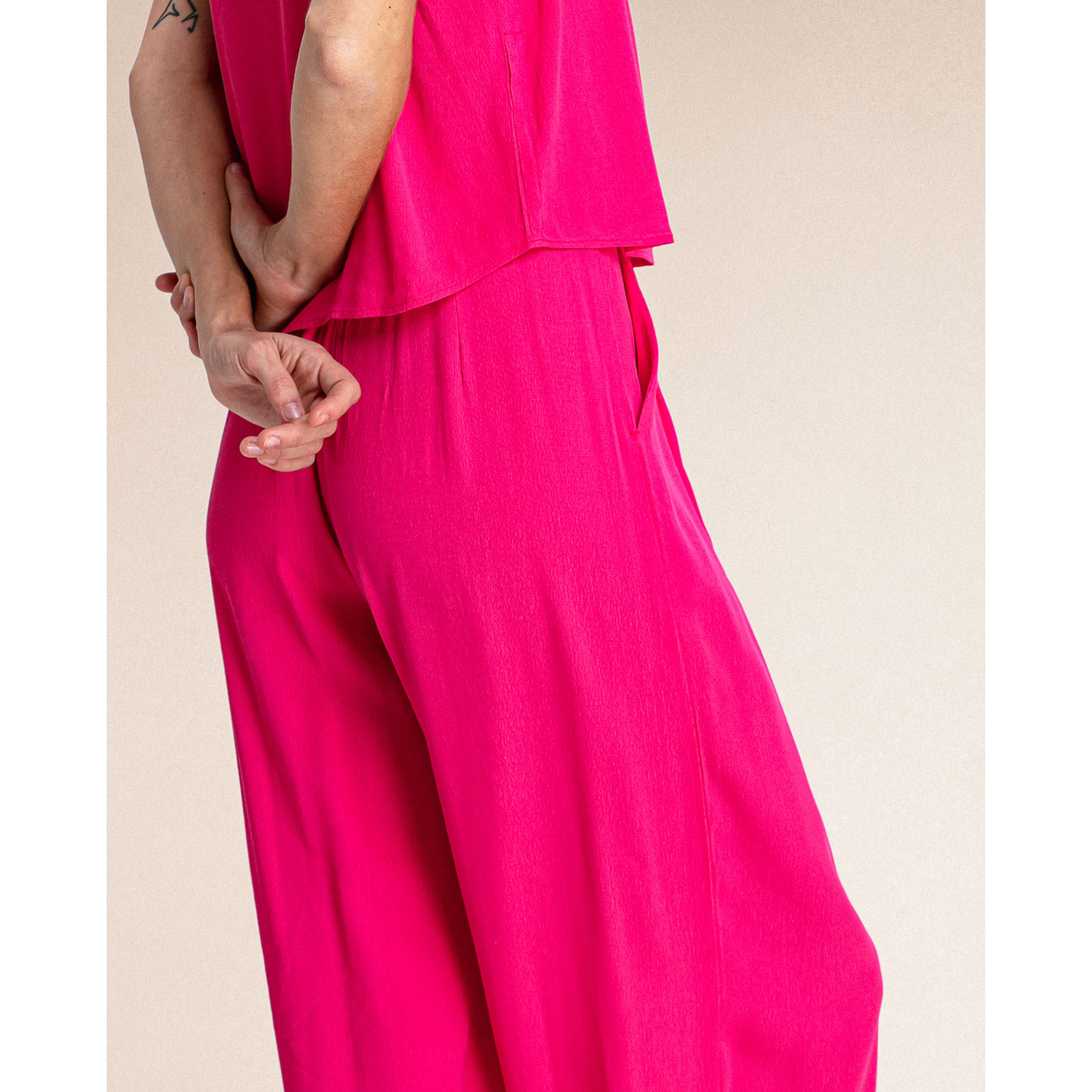 Karma Koma Charly Karma Koma Hose Pink Model Detail