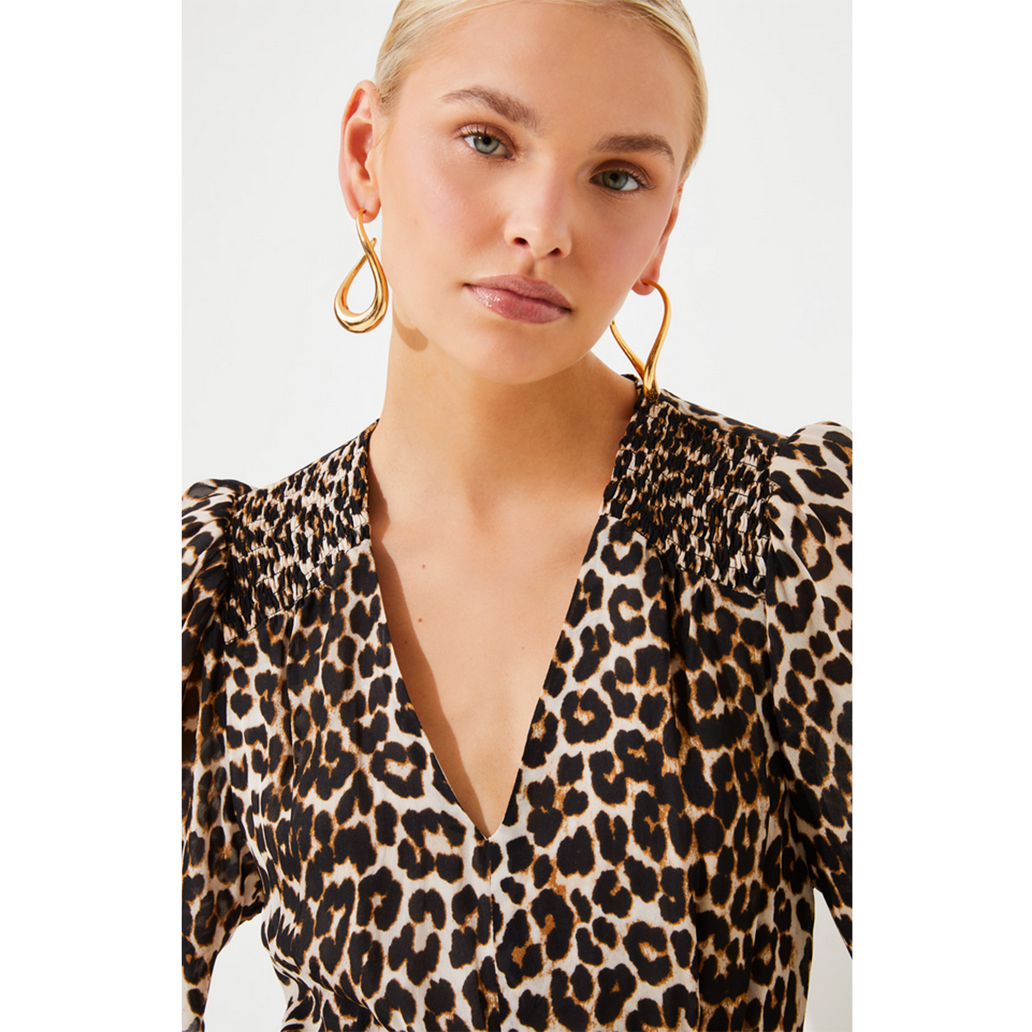 Suncoo Cherry Kleid mit Leopardenmuster von Suncoo Model Detail