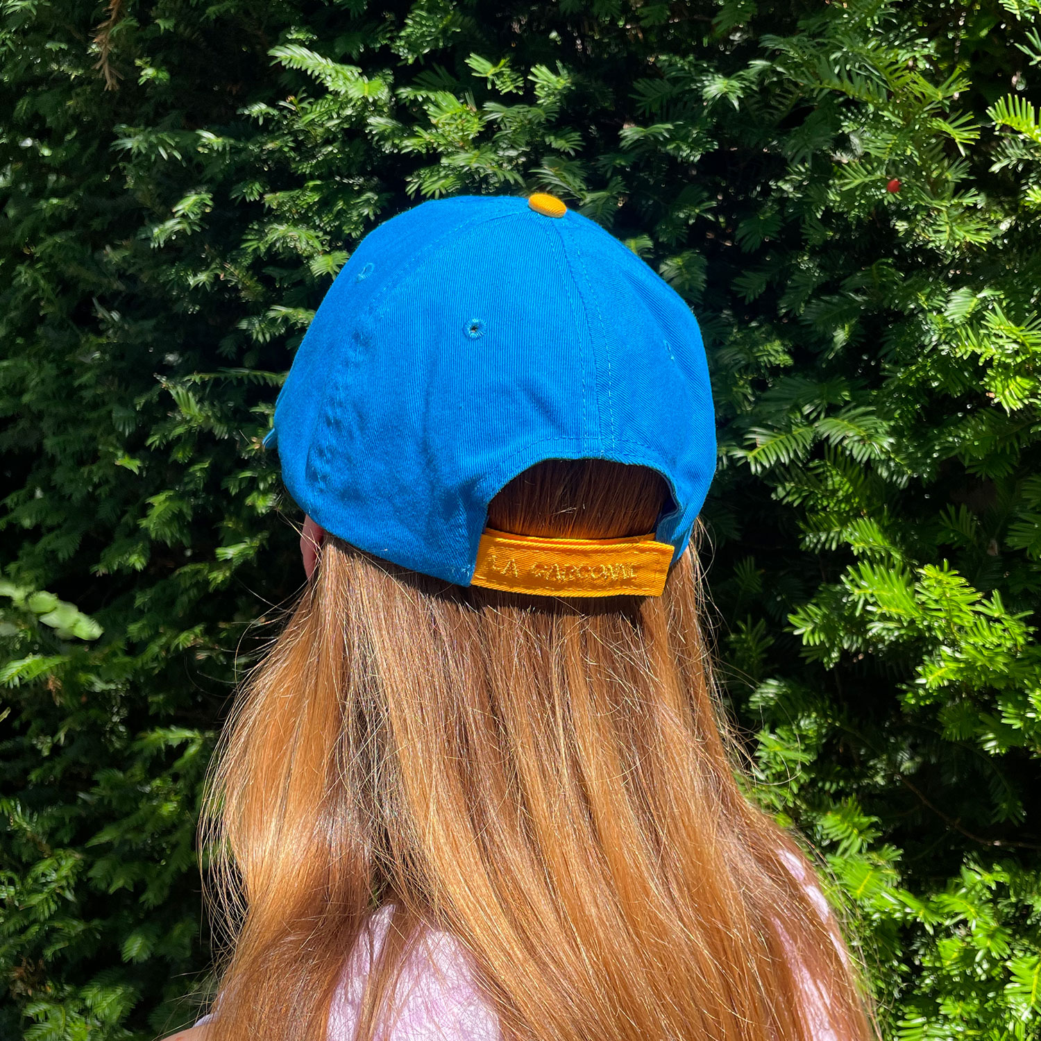 La Garçonne Accessoires Coco La Garçonne Accessoires Cap Blau Orange Model hinten