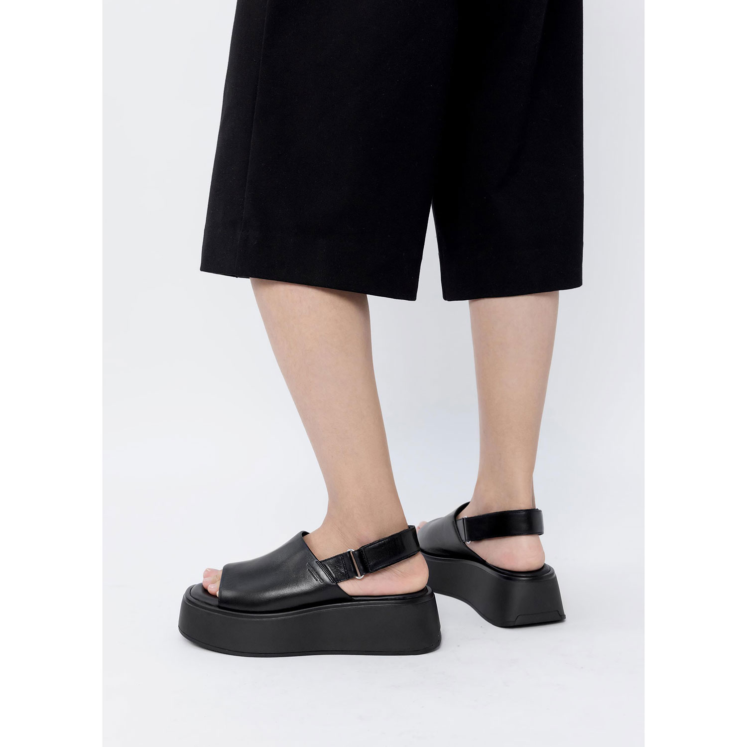 Vagabond Courtney Sandale Black