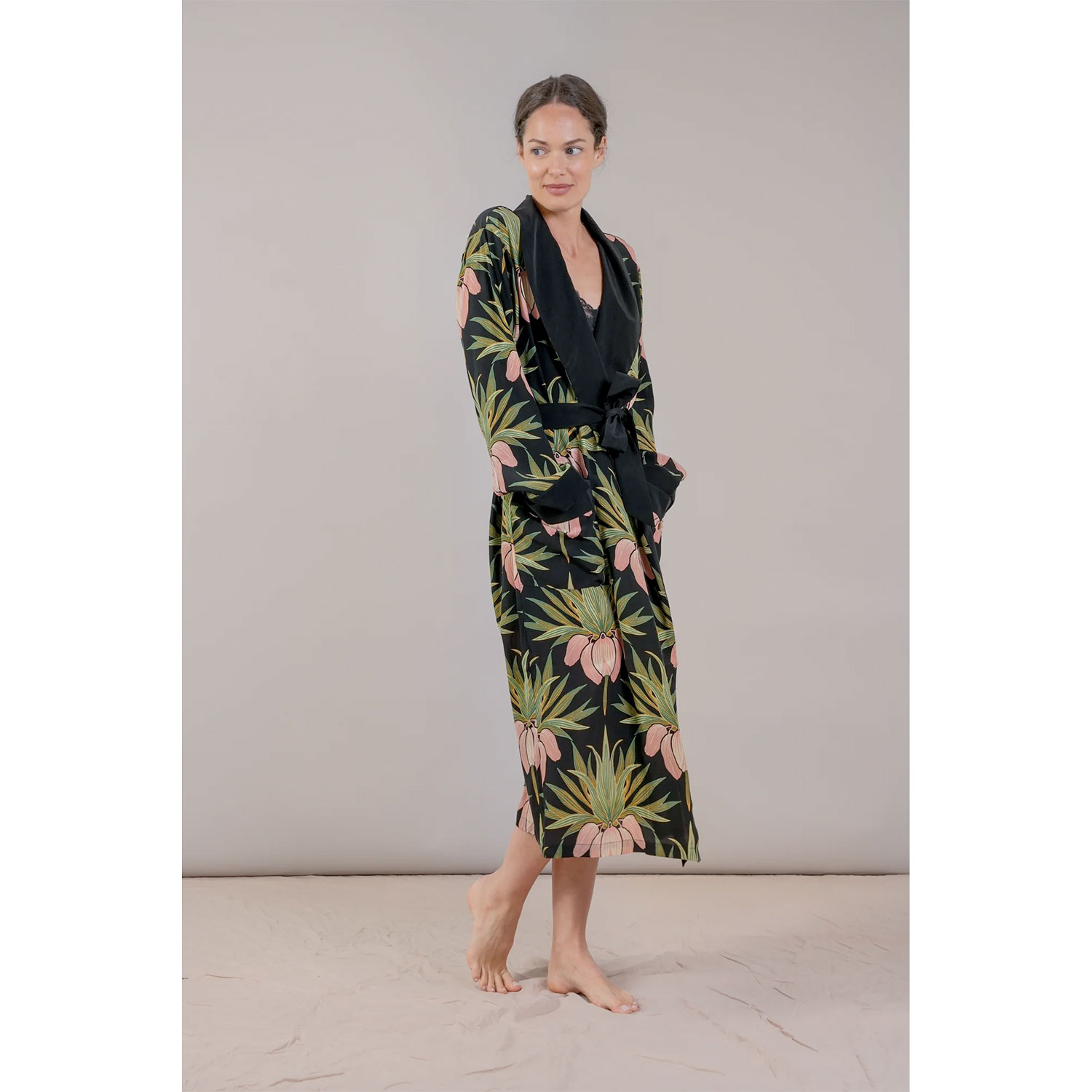 One Hundred Stars Deco Bud Crepe Kleid Black