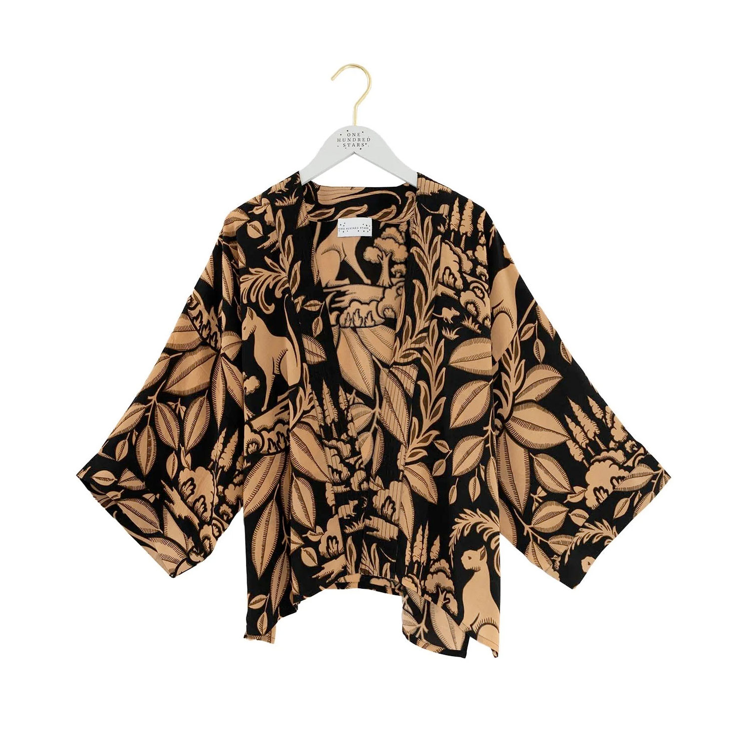 One Hundred Stars Sphinx Kimono in Schwarz mit schönem Print von One Hundred Stars vorne