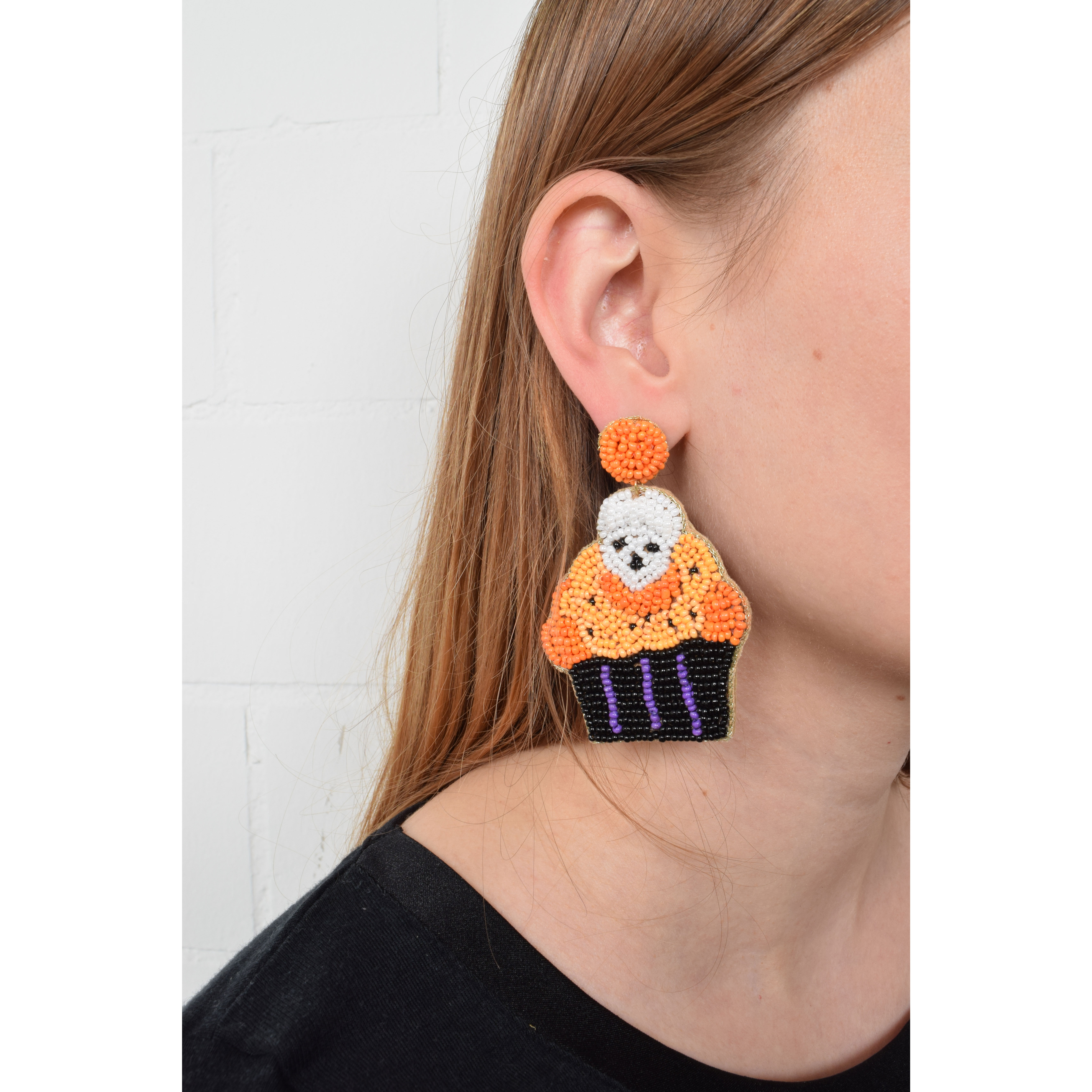 La Garçonne Bijoux Cupcake in Orange von La Garconne Bijoux Model vorne