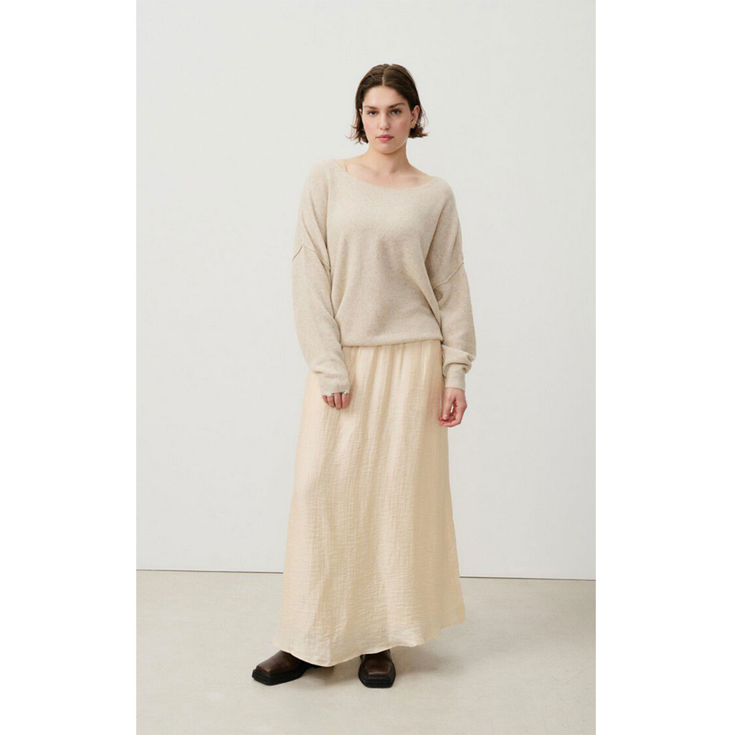 American Vintage Damsville Pullover in Beige von American Vintage Model vorne