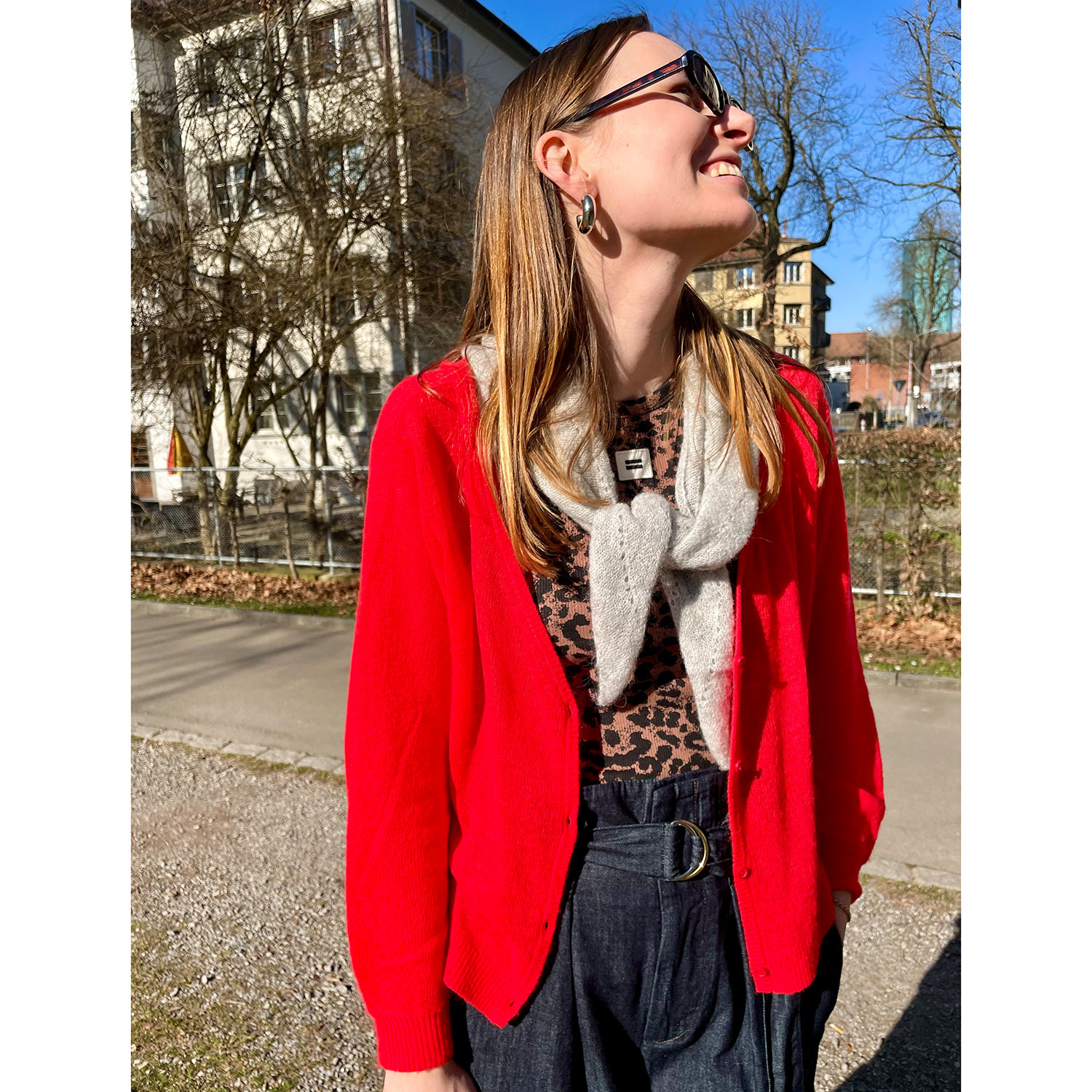 Black Colour Dell Knitted Mini Schal Light Grey