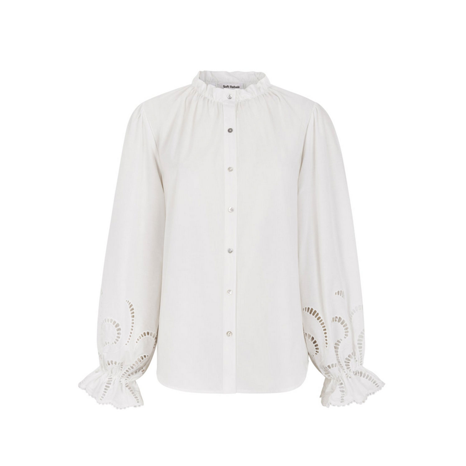 Soft Rebels Demi Bluse mit Rüschenkragen und Ärmelabschlüssen in Weiss mit Broderie-Details von Soft Rebels. Vorne