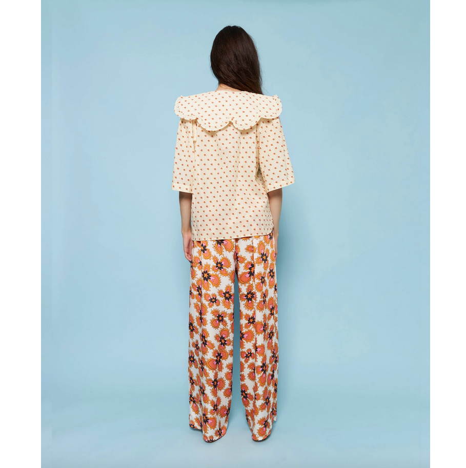 Stella Nova Dicte Minimum Bluse beige Model hinten