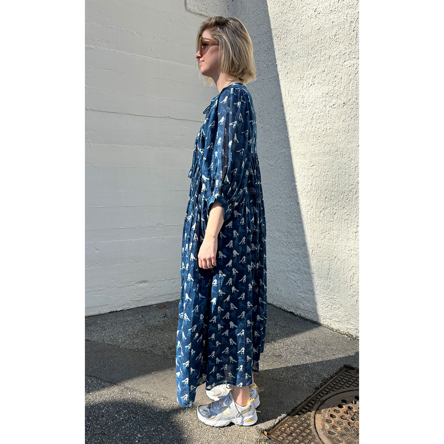 Le Trésor Du Monde Doi Long Le Trésor Du Monde Kleid Indigo Model seite