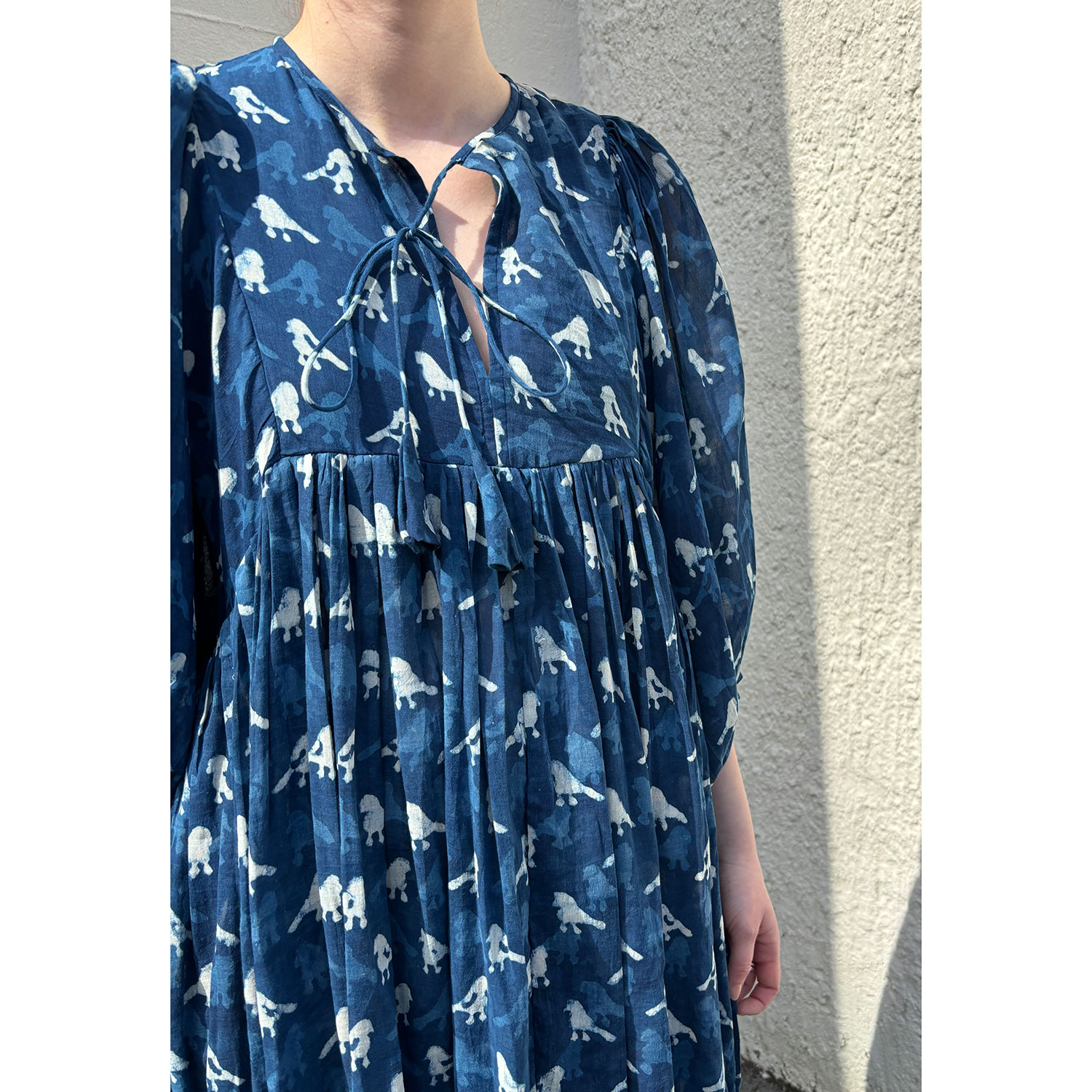 Le Trésor Du Monde Doi Le Trésor Du Monde Kleid Blau Model detail