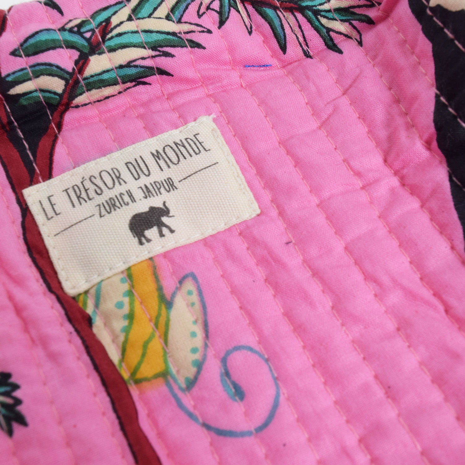 Le Trésor Du Monde Dschungel Medium Le Tresor Du Monde Necessaire Pink Detail