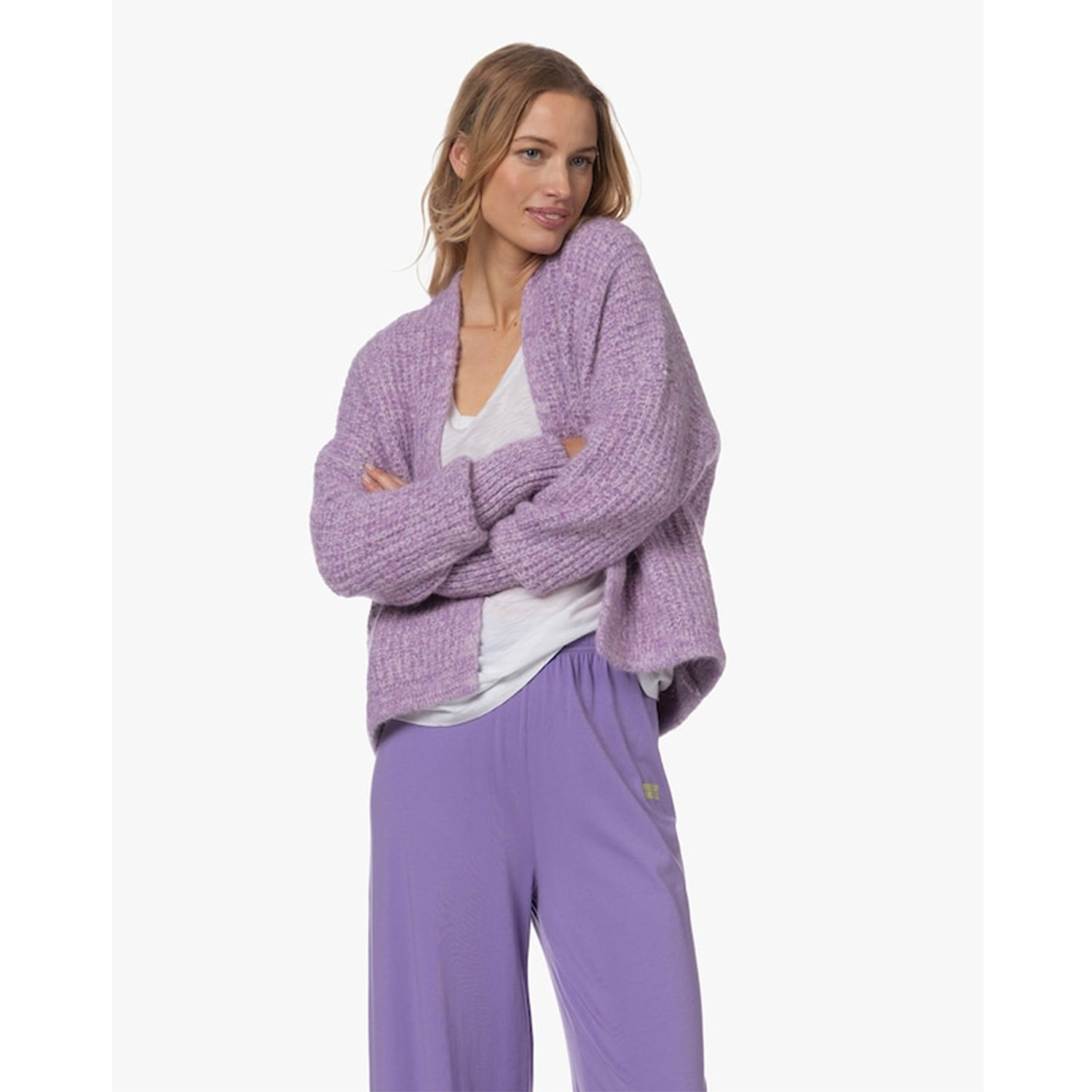 American Vintage East Cardigan in Lila meliert von American Vintage Model vorne