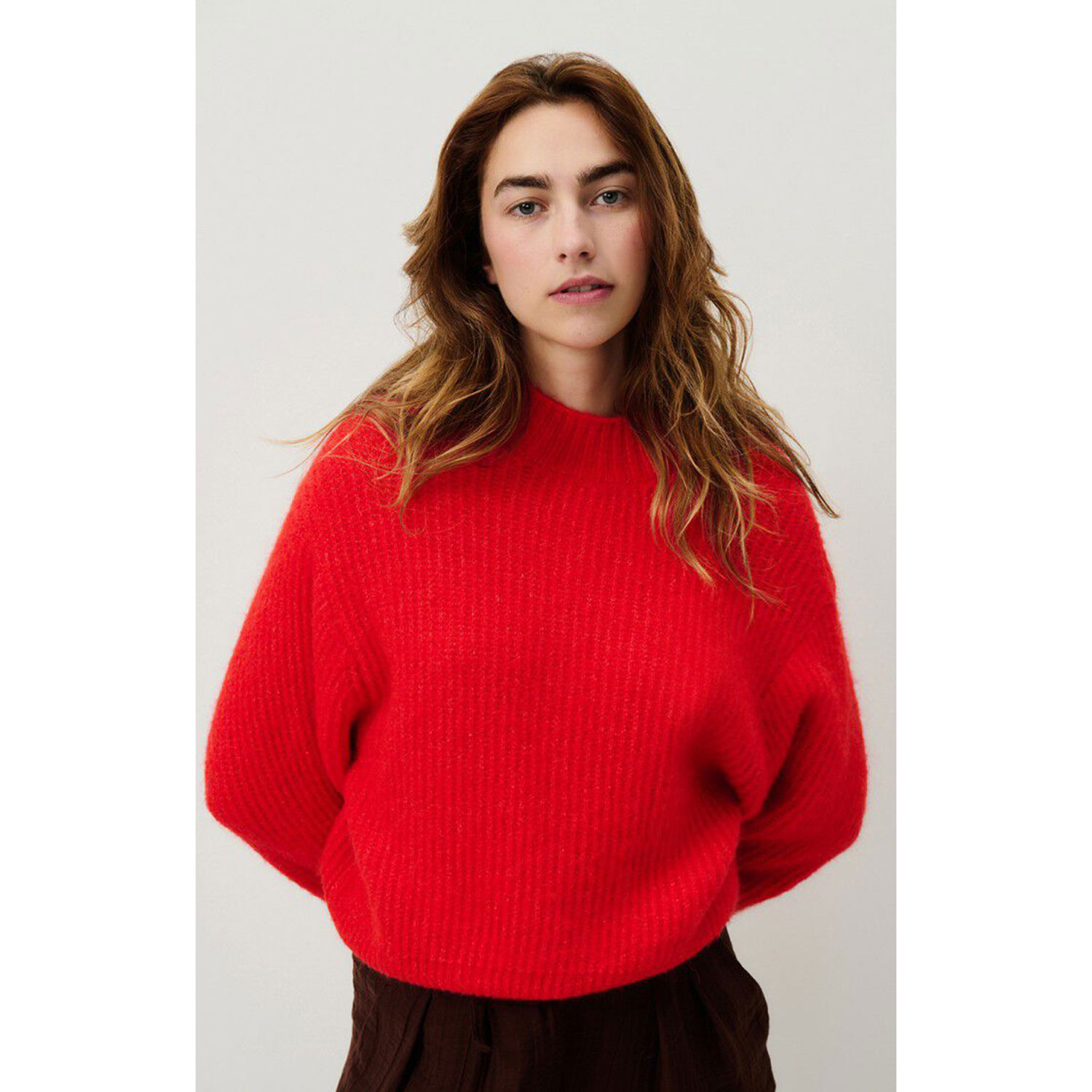 American Vintage East American Vintage Pullover Rot Model vorne