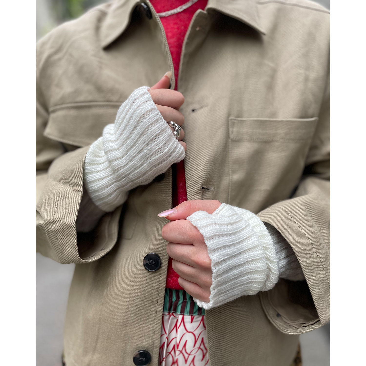 Noir Eliott Handstulpen White