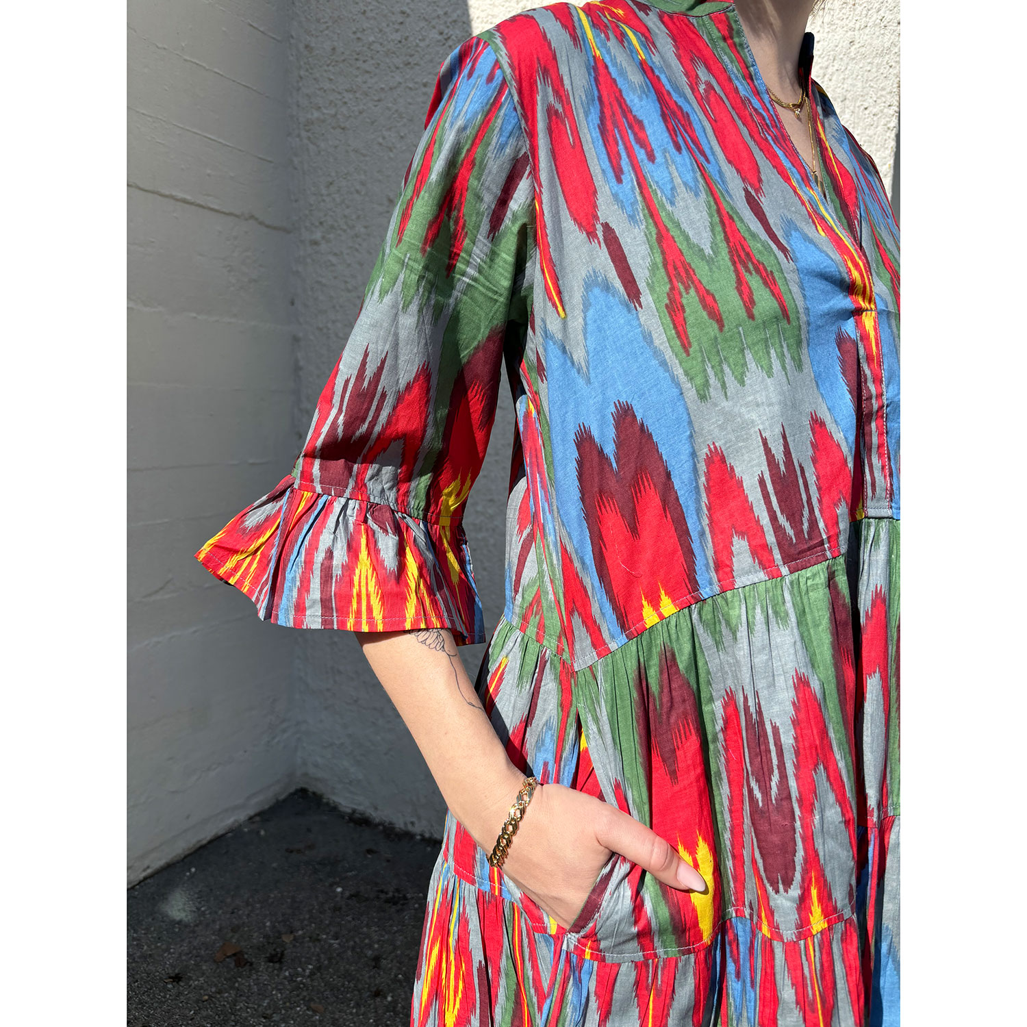 Le Trésor Du Monde Eveline Short Le Trésor Du Monde Kleid Muster Grau Blau Model Detail