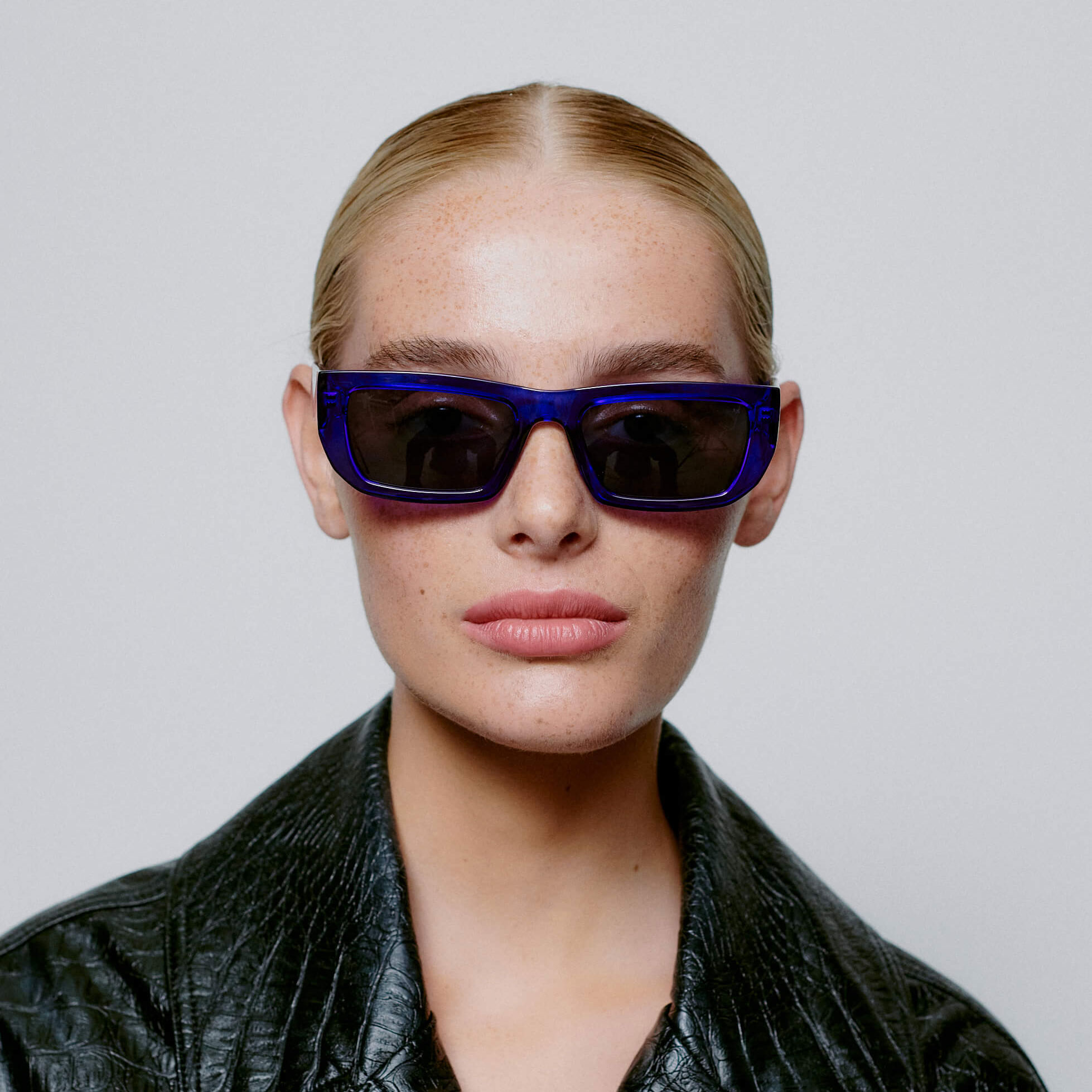 A.Kjaerbede Fame A.Kjaerbede Sonnenbrille Violett Model vorne