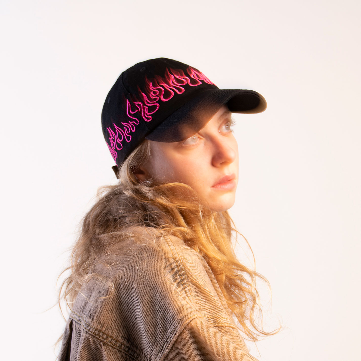 La Garçonne x YVEE Flammes Pink Cap Black