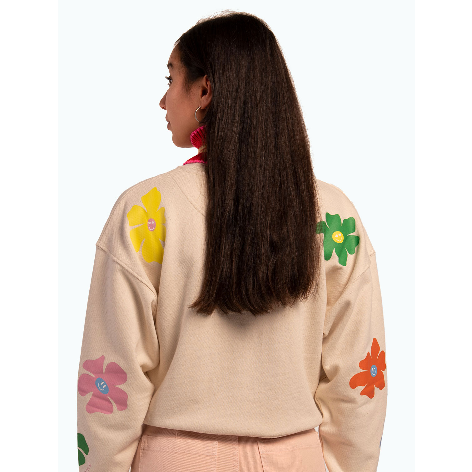 La Garçonne x YVEE Flowers La Garconne X YVEE Sweater mit mehrfarbigem Druck Model hinten