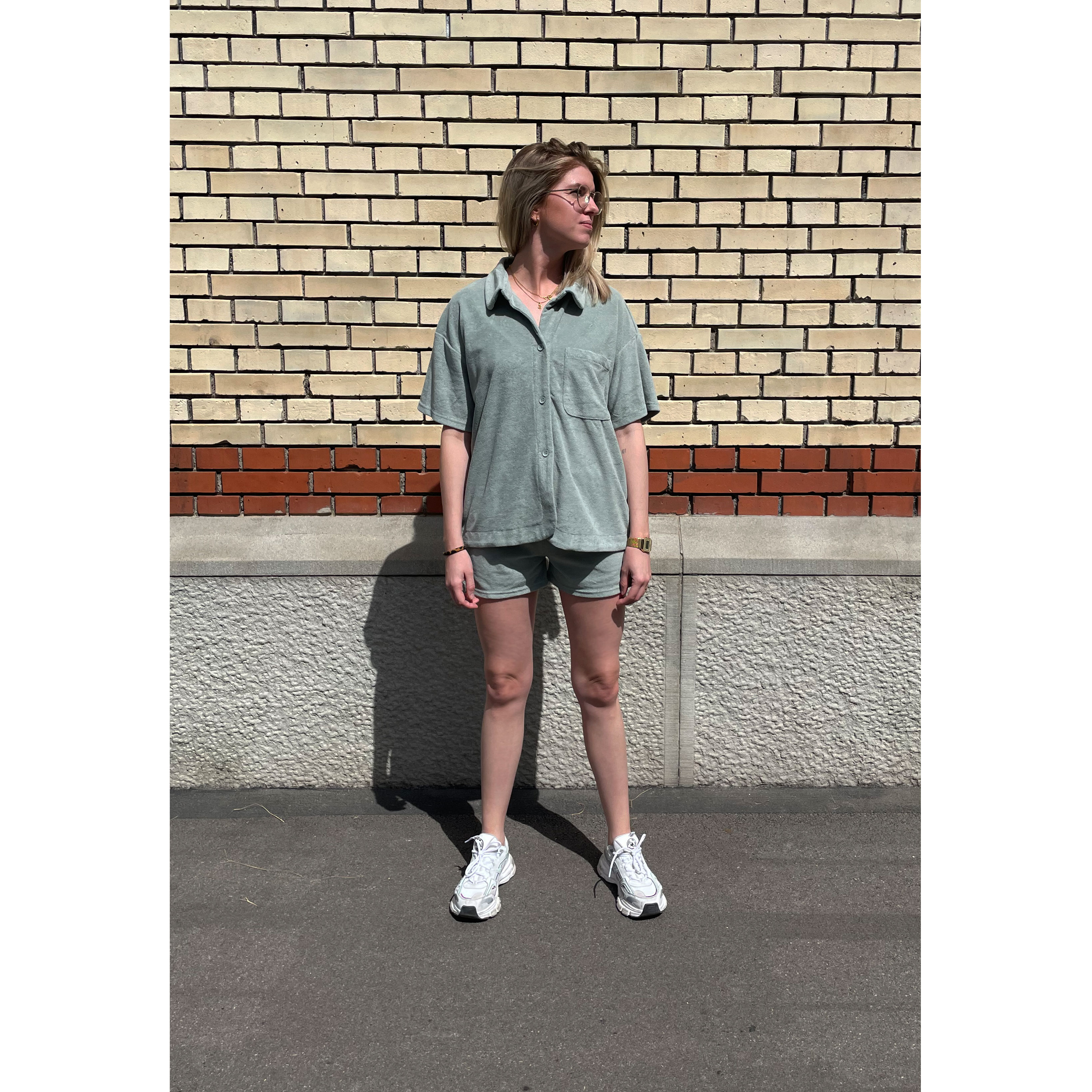 La Garçonne Vetements Elvire La Garconne Shirt grün Model vorne