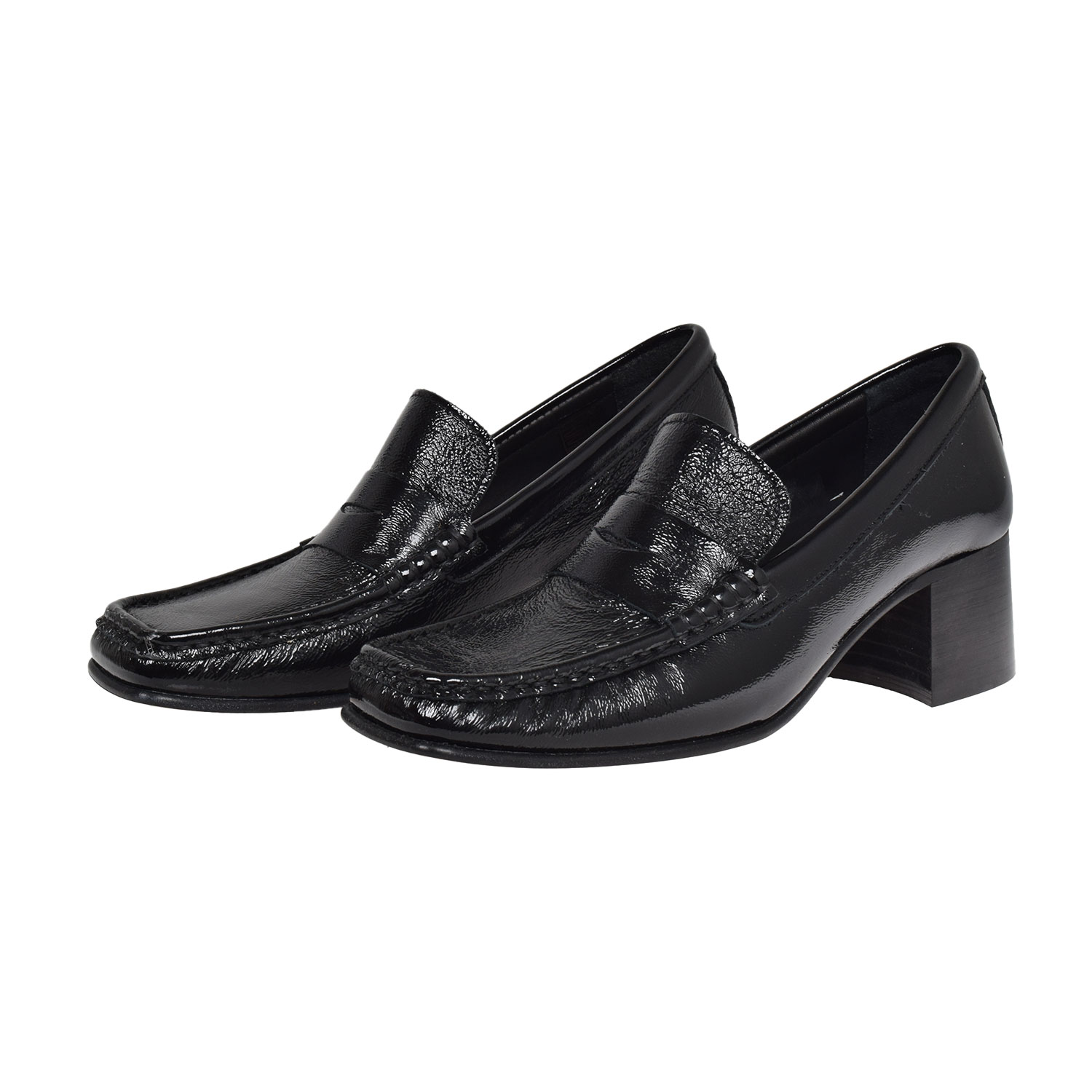 La Garçonne Gabrielle Penny Loafers mit Blockabsatz aus schwarzem Lackleder von La Garçonne Shoes. Vorne