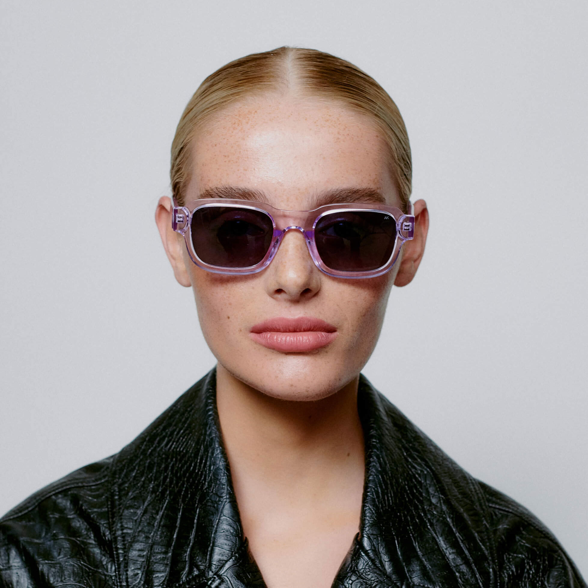 A.Kjaerbede Halo Sonnenbrille Lavender Transparent