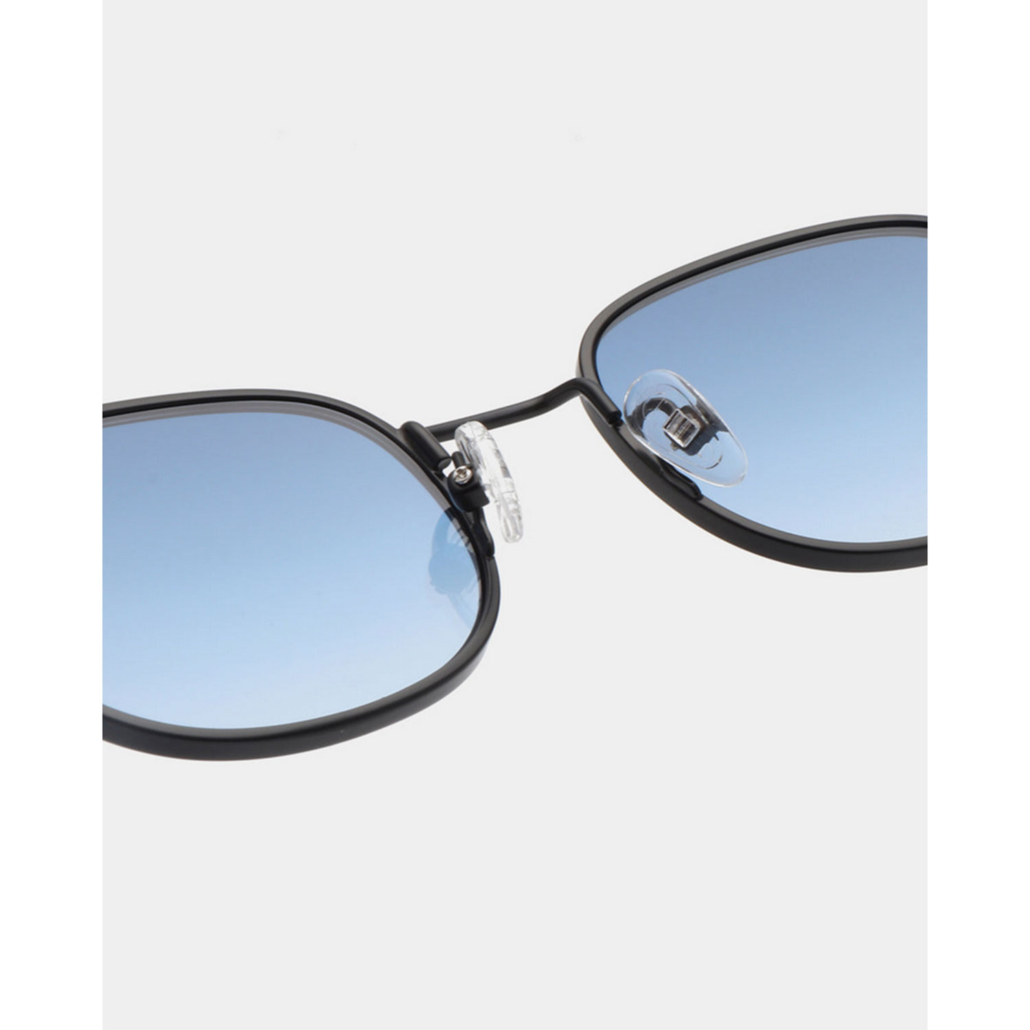 A.Kjaerbede Hello Sonnenbrille in mattem Schwarz von A.Kjaerbede Detail