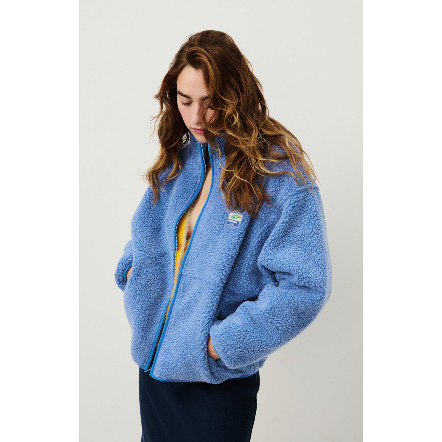 American Vintage Hoktown American Vintage Fleecejacke Blau meliert Model vorne