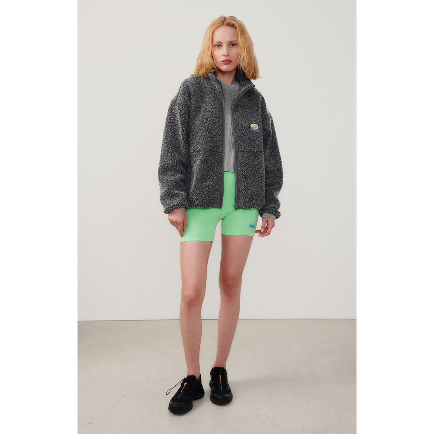 American Vintage Hoktown American Vintage Fleecejacke Dunkelgrau meliert Model vorne