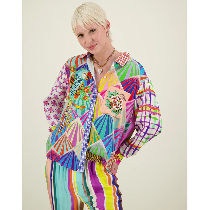 Me369 Isabel Me369 Bluse mit mehrfarbigem Druck Model vorne