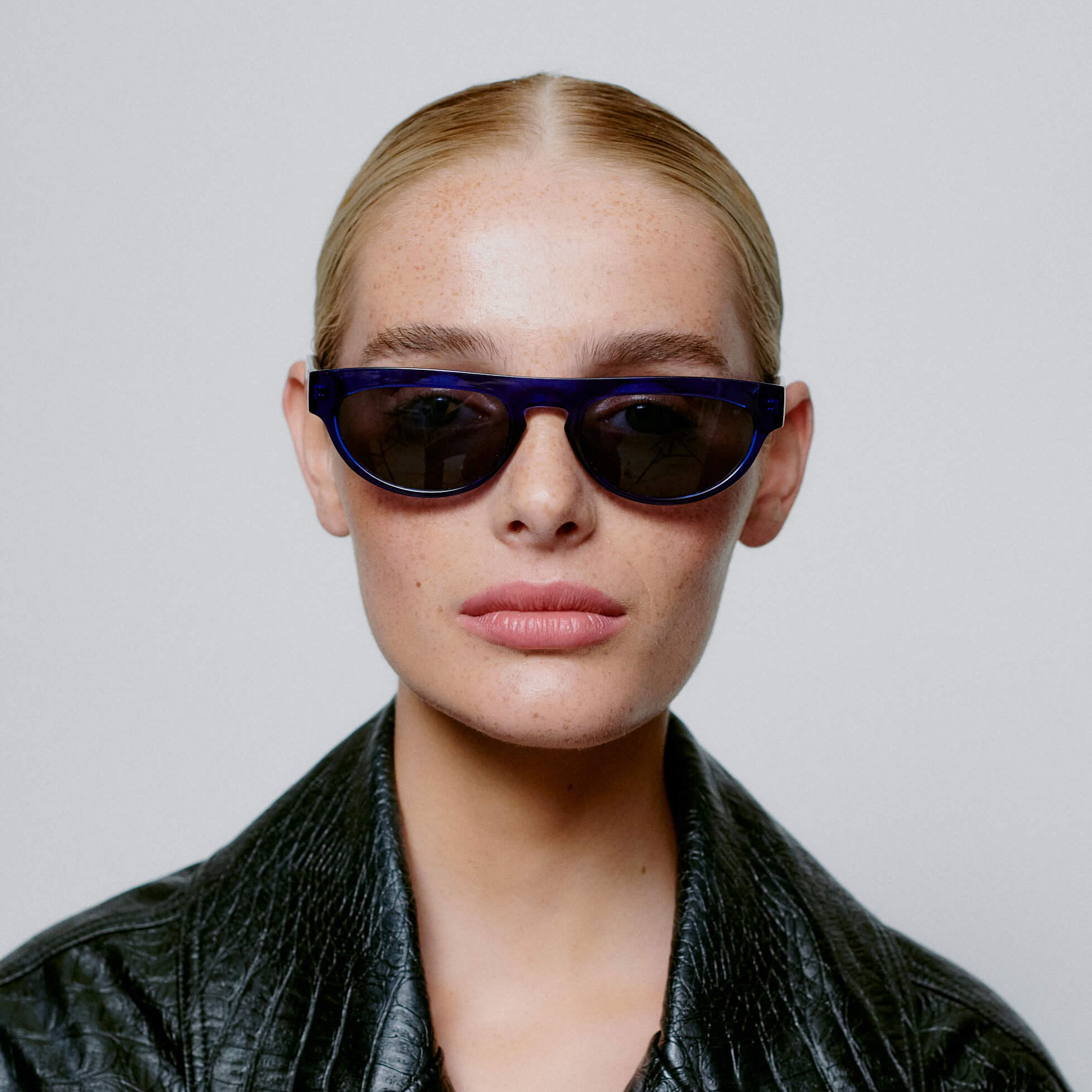 A.Kjaerbede Jake Sonnenbrille Dark Blue Transparent