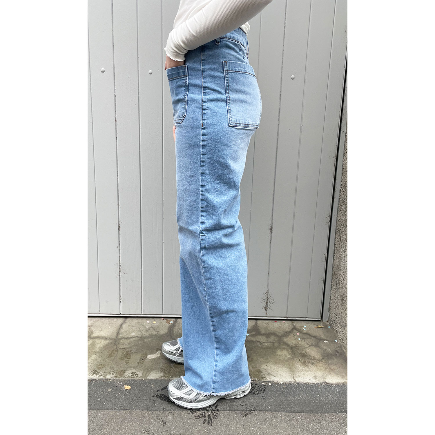Muse Jean Letitia Muse Jeanshose Hellblau Denim Model seite