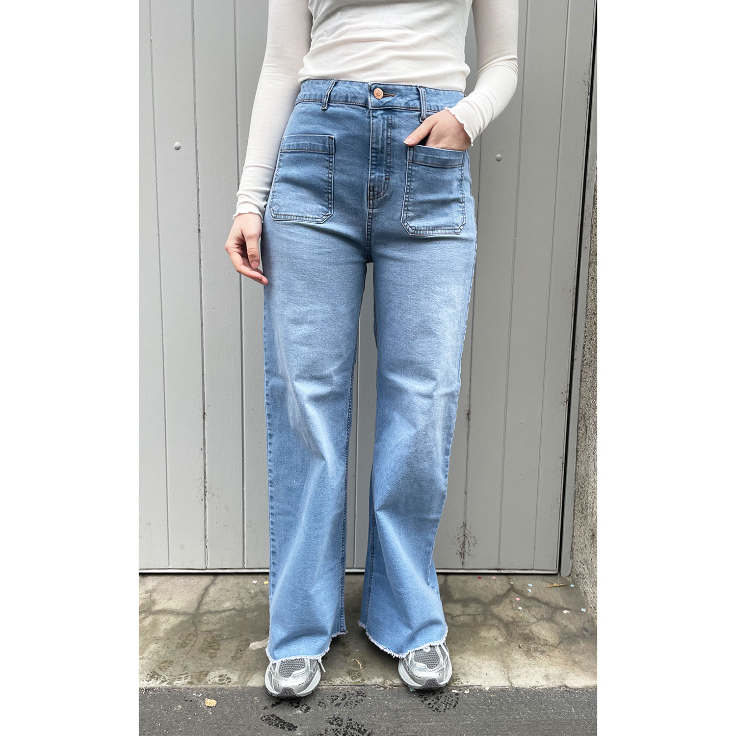 Muse Jean Letitia Muse Jeanshose Hellblau Denim Model vorne