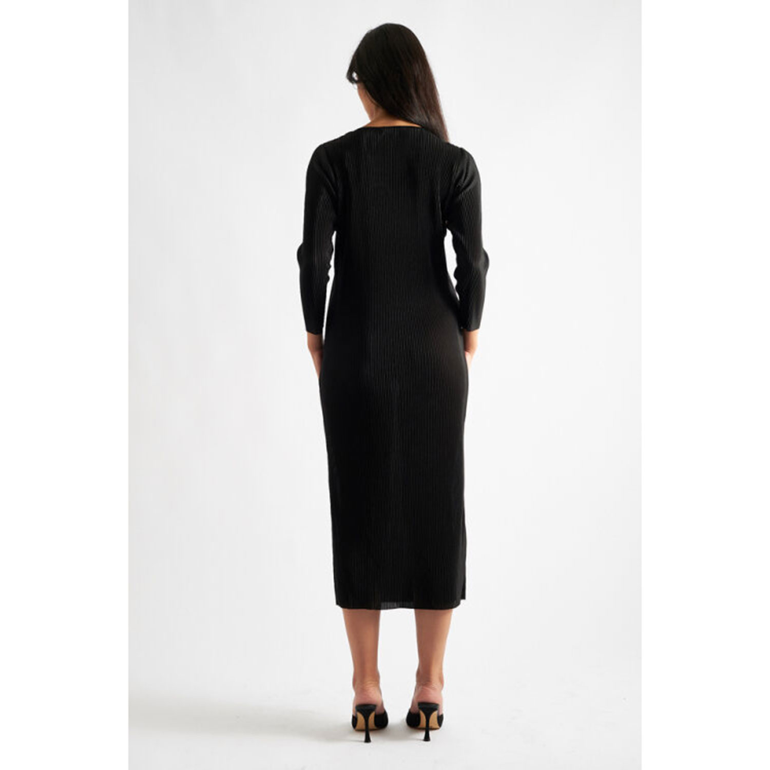 Louche Joeva Louche Kleid Schwarz Model hinten