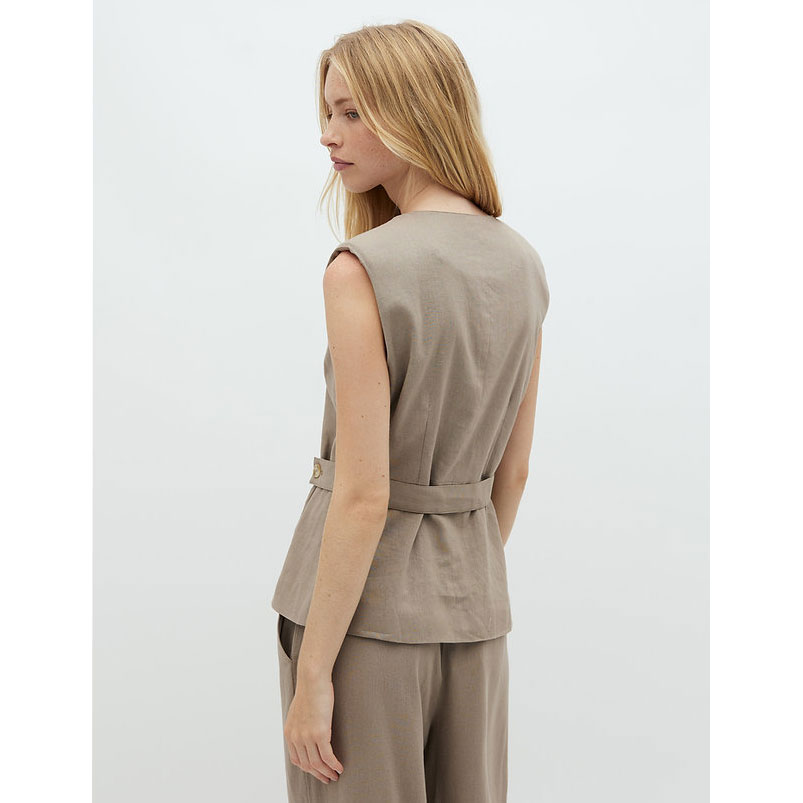 mbyM Kalenna Weste Mbym Beige Model hinten