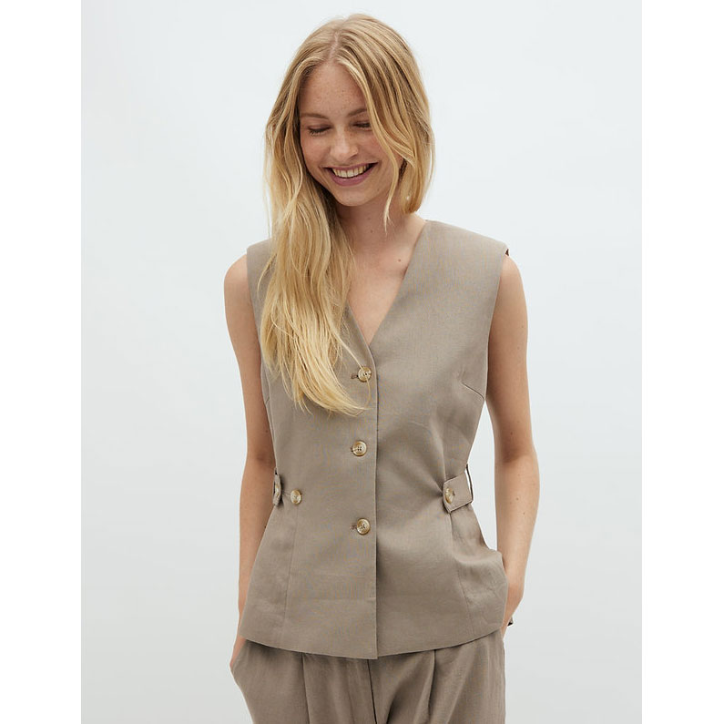 mbyM Kalenna Weste Mbym Beige Model vorne